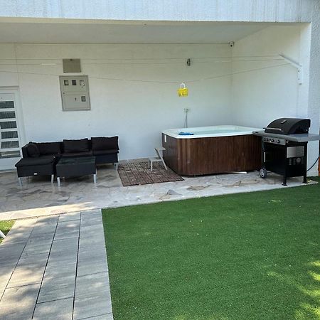 Apartman Luka Vila Vesa Promajna With Jacuzzi & Garden Lägenhet Exteriör bild