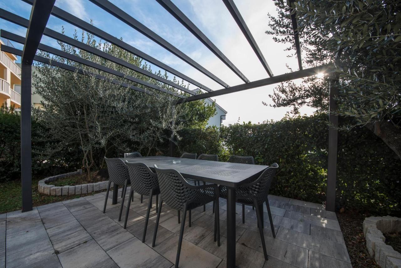 Apartman Luka Vila Vesa Promajna With Jacuzzi & Garden Lägenhet Exteriör bild