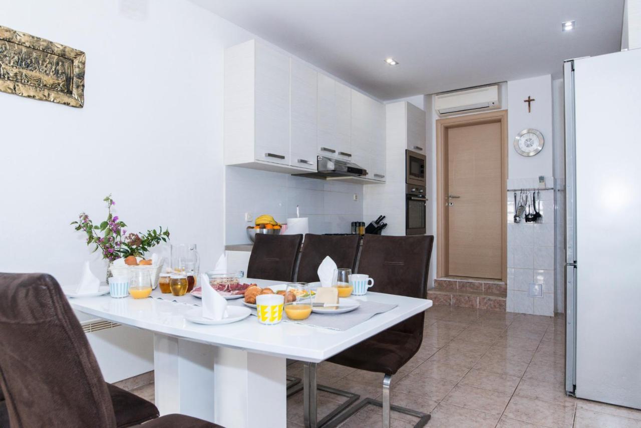 Apartman Luka Vila Vesa Promajna With Jacuzzi & Garden Lägenhet Exteriör bild
